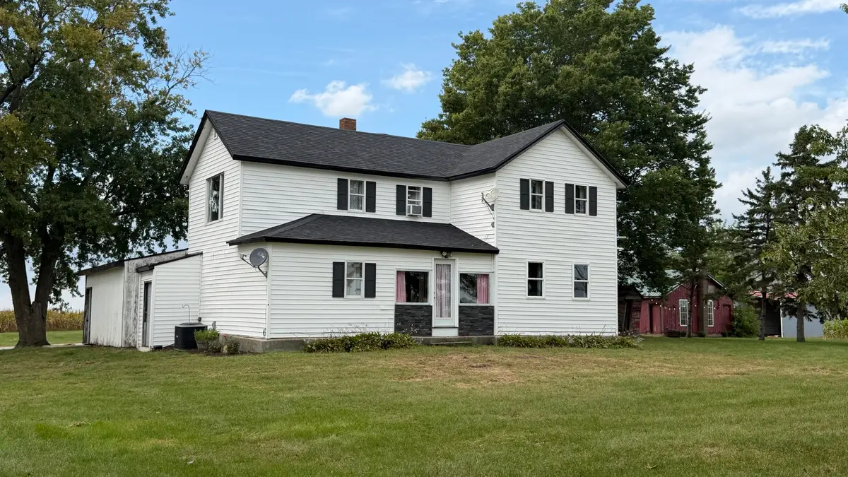 6151 Cunniff Road, Tampico, IL 61283 - #1