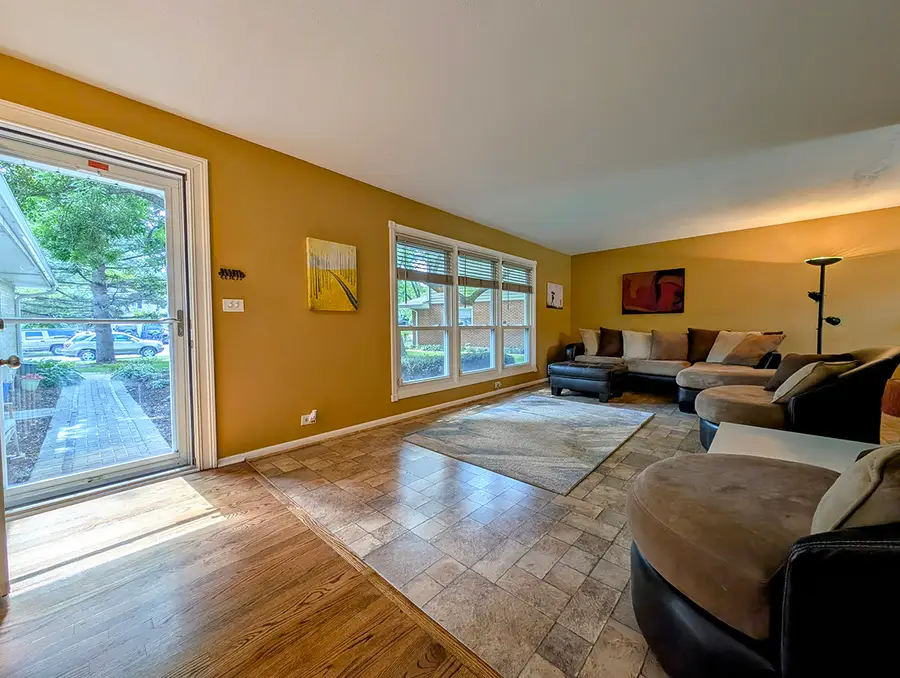 910 E Cherry Lane, Arlington Heights, IL 60004 - #3