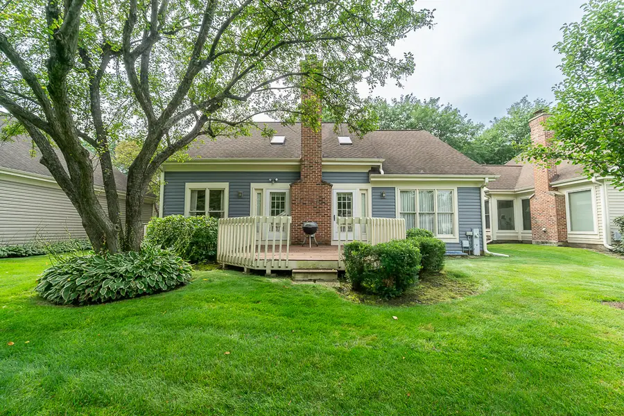 2157 N Lake Shore Circle, Arlington Heights, IL 60004 - #3