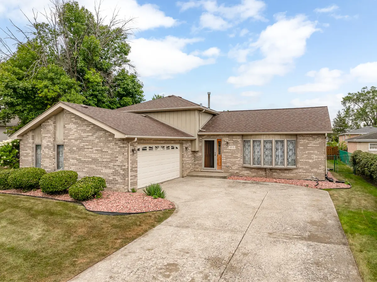 8515 Leclaire Avenue, Burbank, IL 60459 - #1