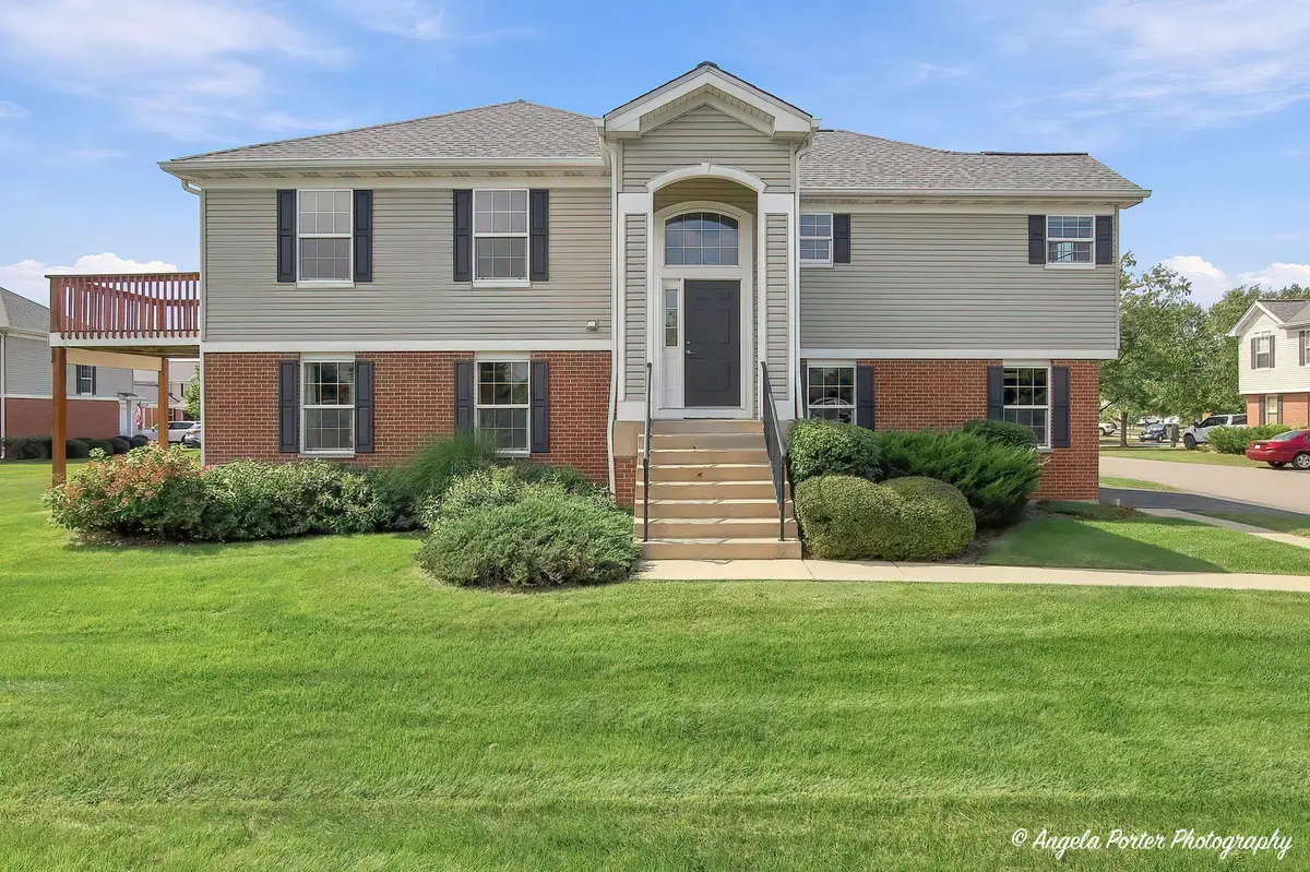 512 Legend Lane, McHenry, IL 60050 - #1
