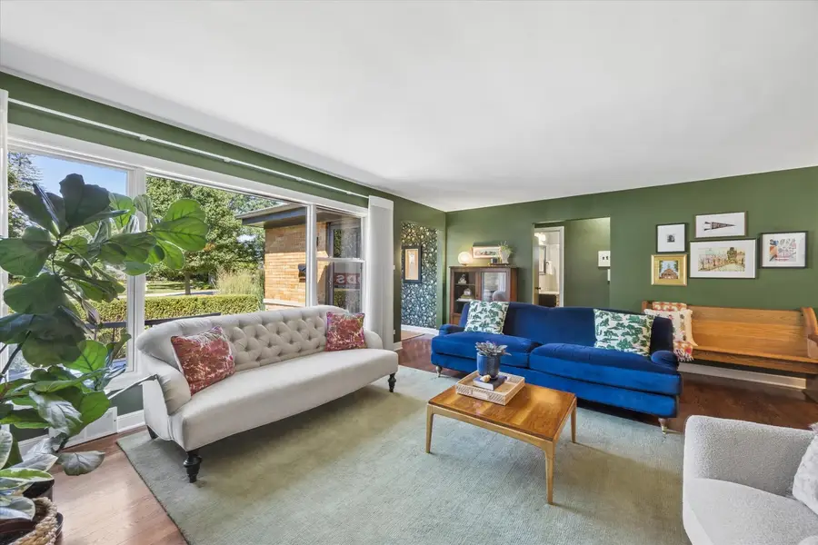 17 Golf Avenue, Clarendon Hills, IL 60514 - #3