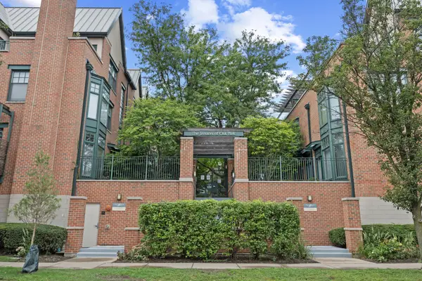 Address Withheld By Seller, Oak Park, IL 60301