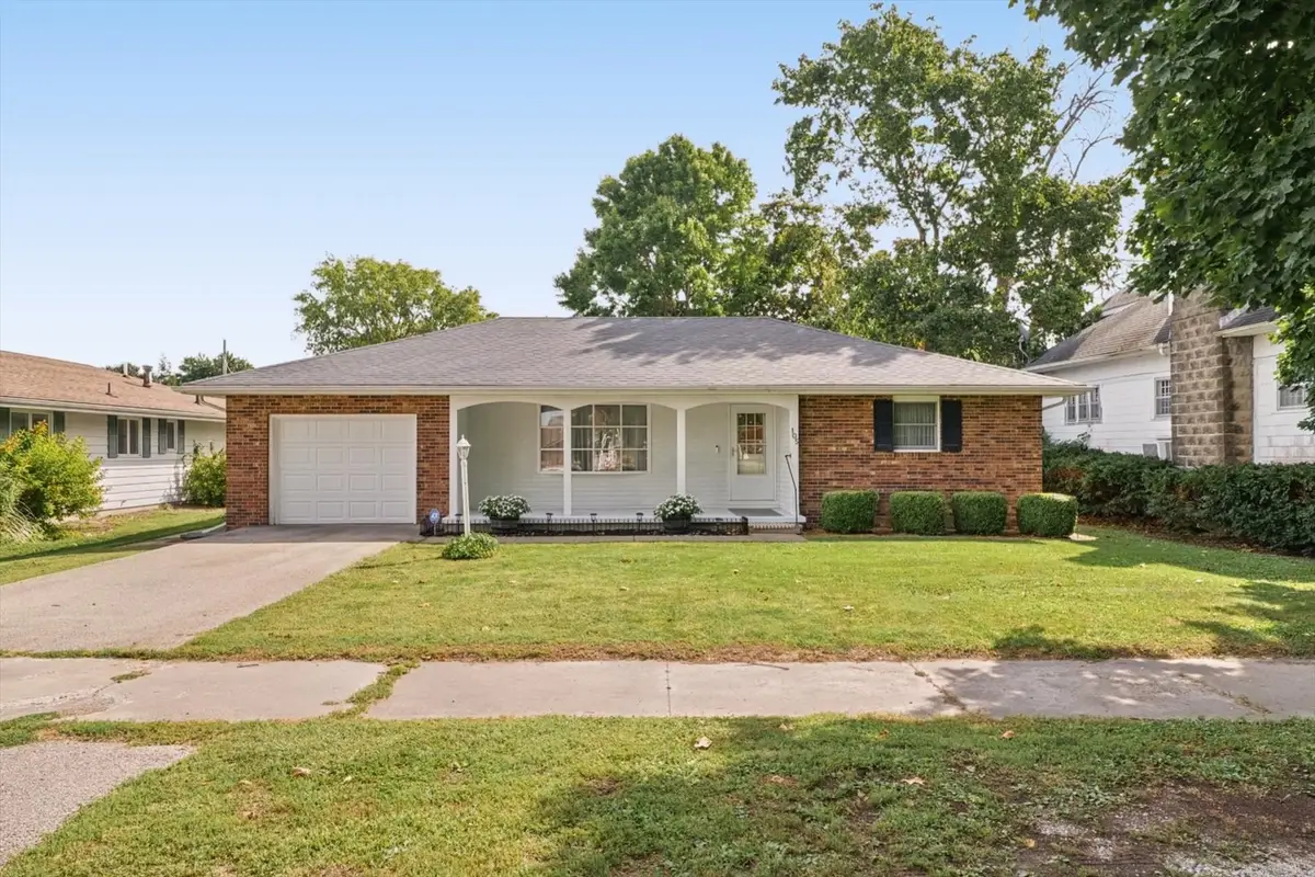 105 S Howard Street, Newman, IL 61942 - #1