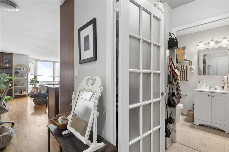 21 W Goethe Street #8H, Chicago, IL 60610 - #2