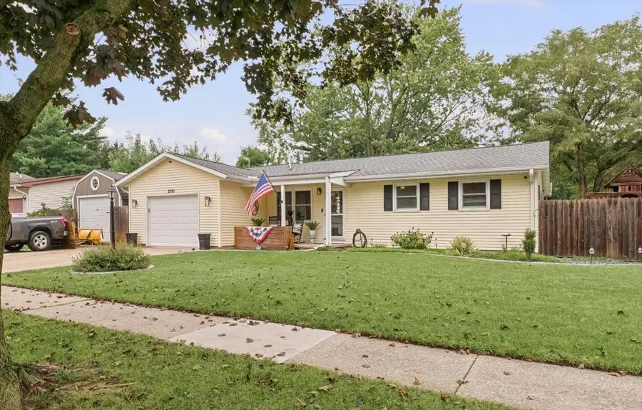 2201 Clover Lane, Champaign, IL 61821 - #2