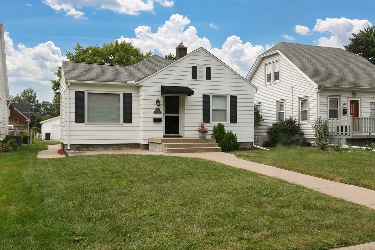 2349 30th Street, Moline, IL 61265 - #1