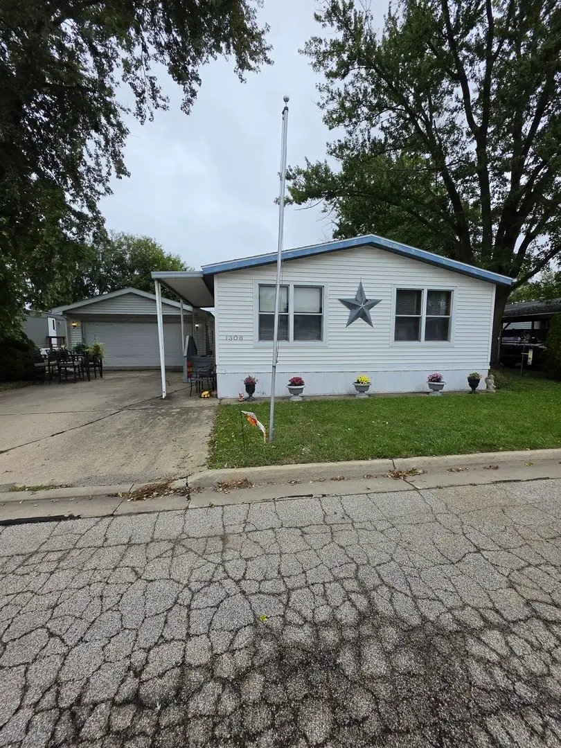 1306 13th Street, Bloomington, IL 61704 - #1