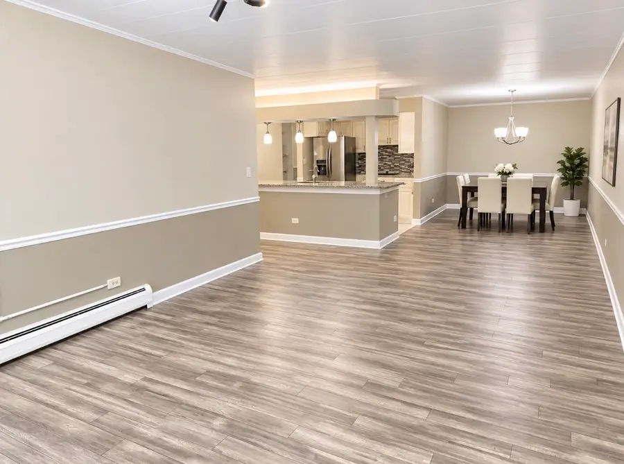 203 N Kenilworth Avenue #4F, Oak Park, IL 60302 - #3