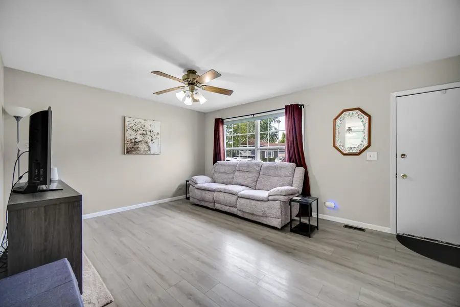 951 Surf Court, Bartlett, IL 60103 - #3