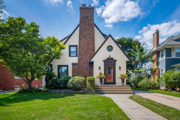 534 N Stone Avenue, La Grange Park, IL 60526