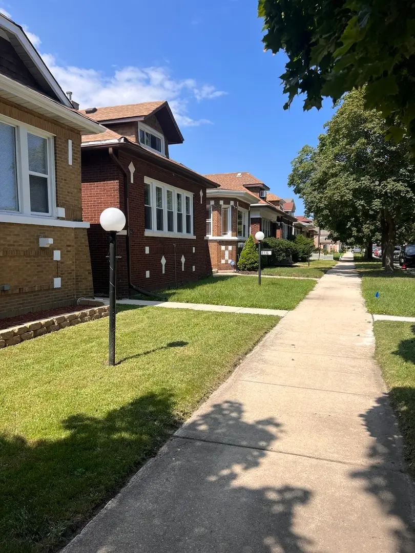 8340 S Paxton Avenue, Chicago, IL 60617 - #2