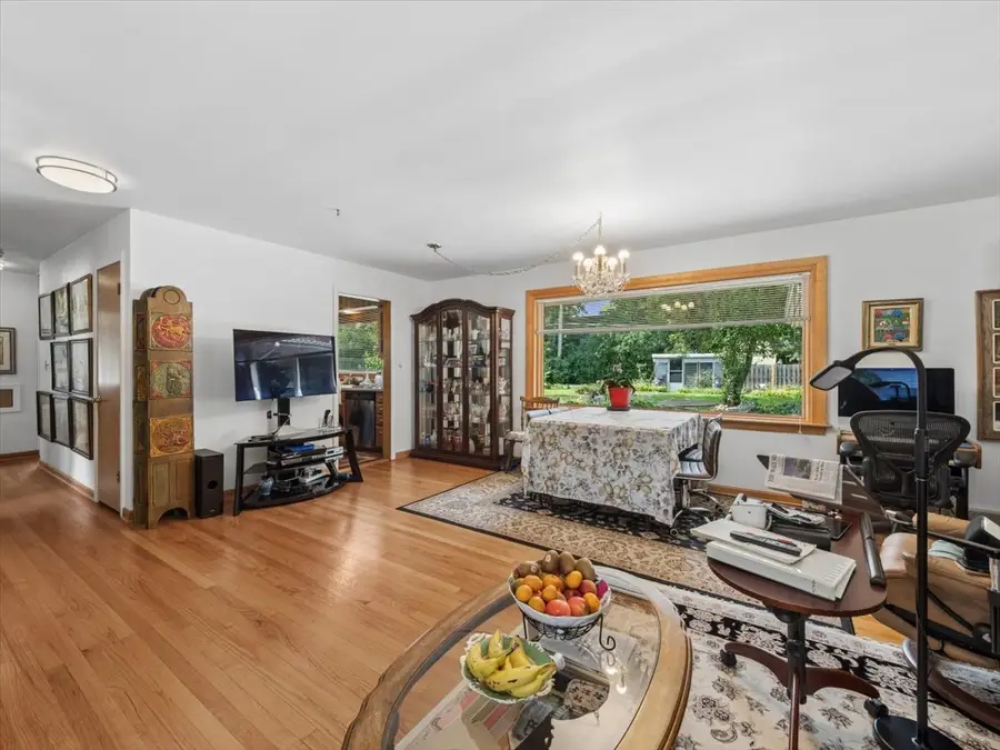 330 Cornell Avenue, Des Plaines, IL 60016 - #3