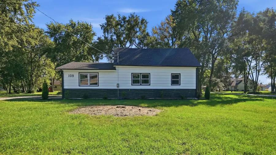109 N Lennox Street, Braceville, IL 60407 - #3