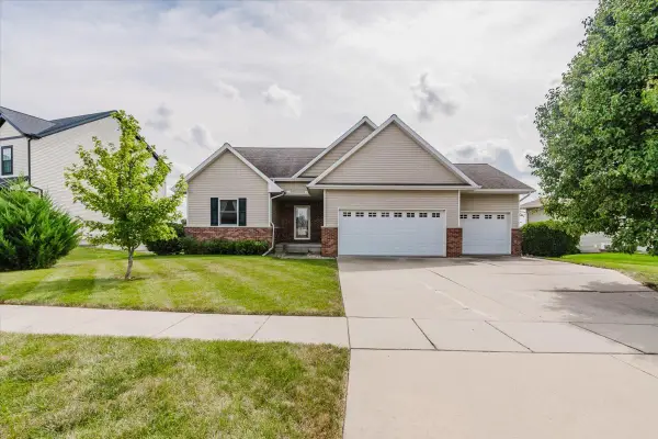 615 Prairie Meadows Drive, Heyworth, IL 61745