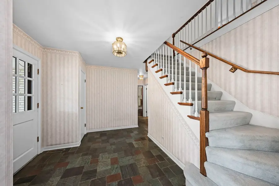 705 S Kennicott Avenue, Arlington Heights, IL 60005 - #3