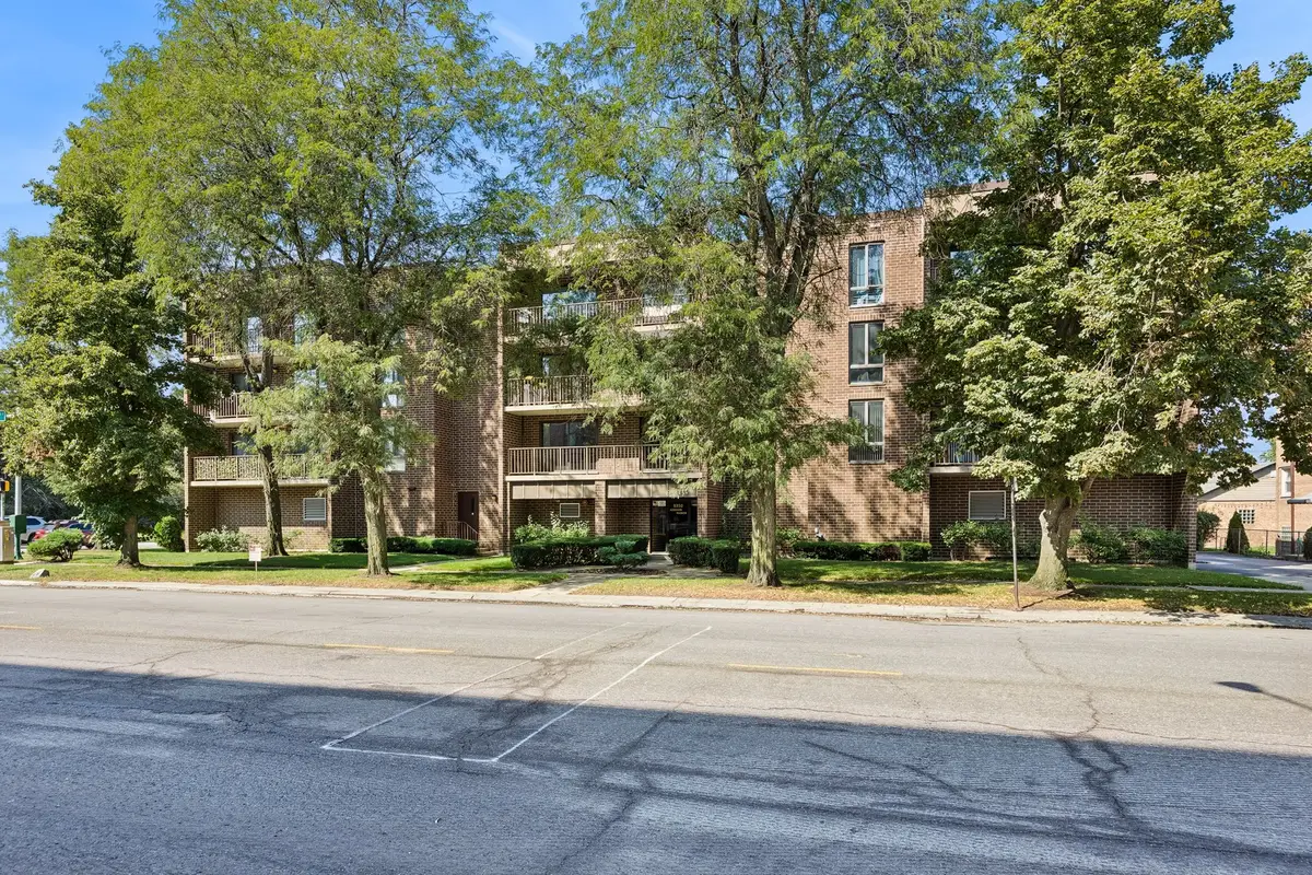 8350 W Addison Street #301, Chicago, IL 60634 - #1