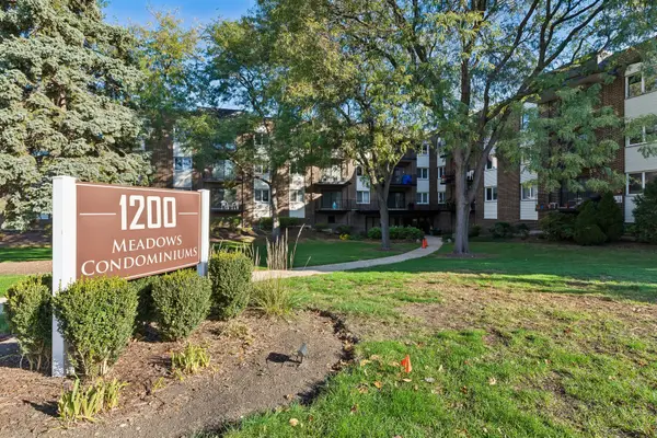 1200 W Northwest Highway #211, Mount Prospect, IL 60056