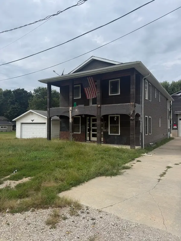 24778 Valley Drive, Bettendorf, IA 52722