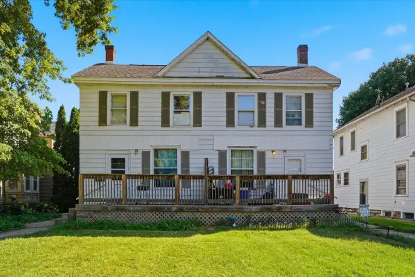 206 8th Avenue, Sterling, IL 61081