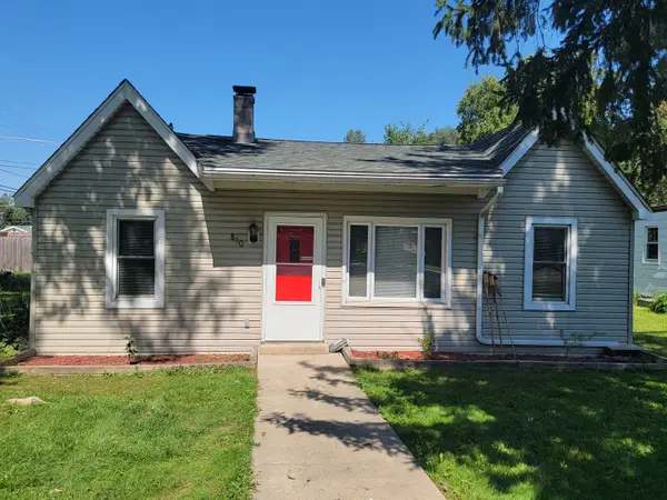 810 Southside Avenue, McHenry, IL 60051