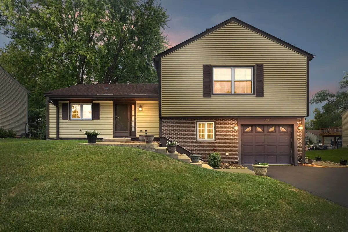 137 Sherman Court, Bartlett, IL 60103 - #1