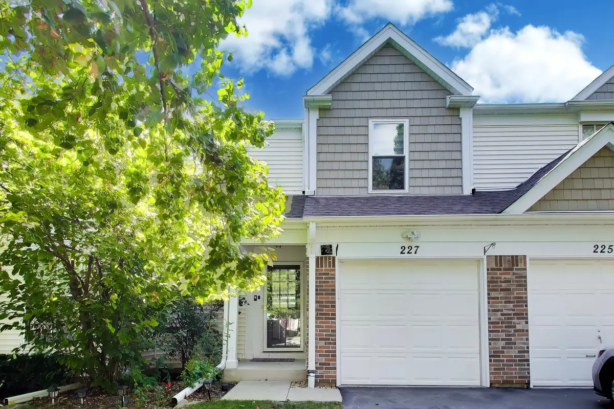 227 E Shag Bark Lane, Streamwood, IL 60107 - #1