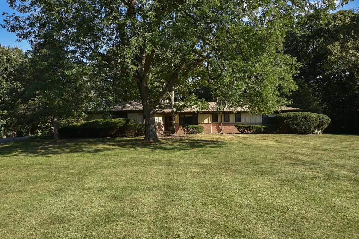 105 Lomond Drive, Inverness, IL 60067 - #1