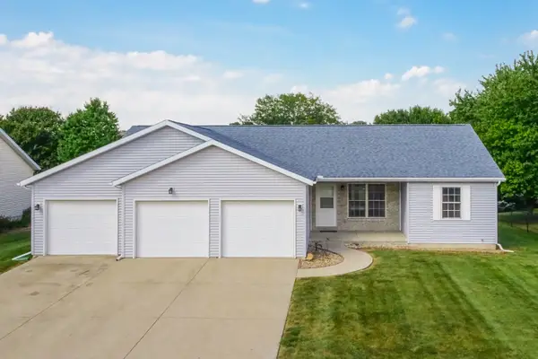 209 Pheasant Lane, Hudson, IL 61748