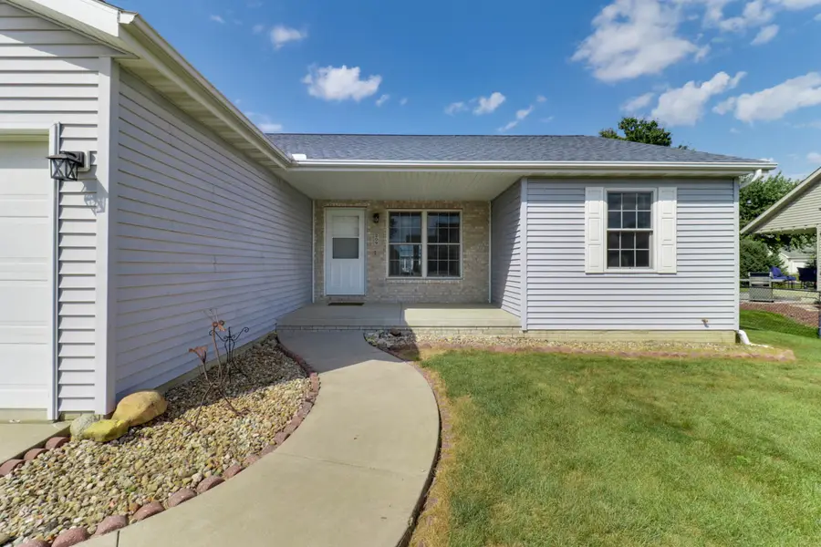209 Pheasant Lane, Hudson, IL 61748 - #2
