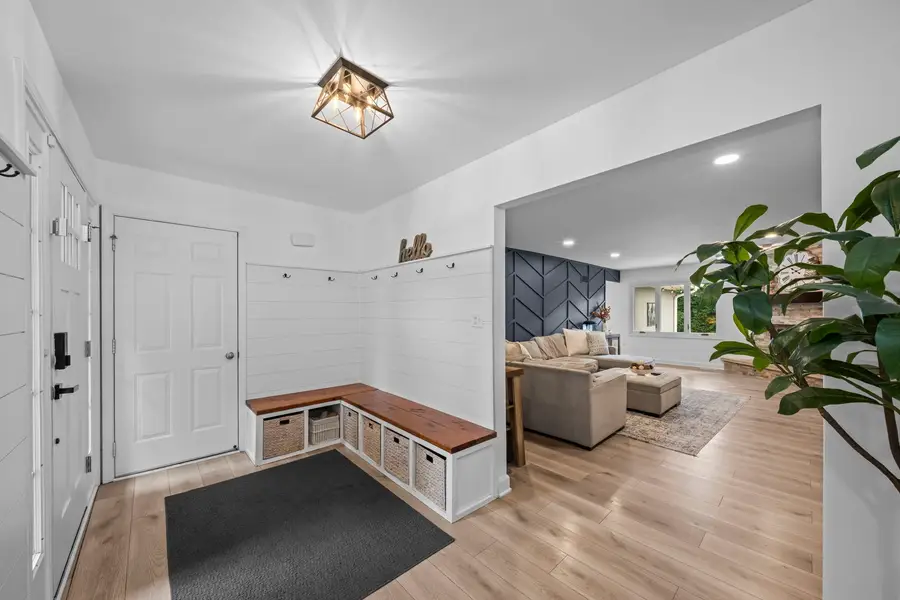 211 S Leonard Lane, Arlington Heights, IL 60005 - #3