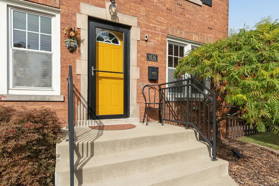 9116 S Troy Avenue, Evergreen Park, IL 60805 - #2