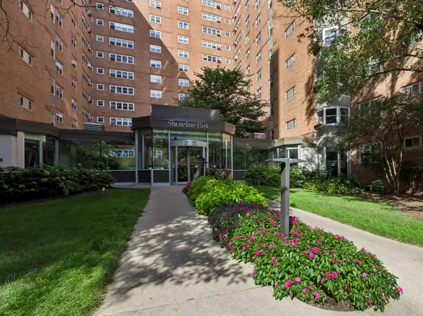 4970 N Marine Drive #321, Chicago, IL 60640