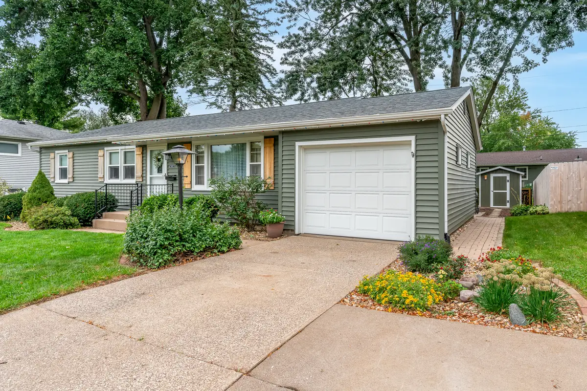 1923 Glenn Street, Bettendorf, IA 52722 - #1