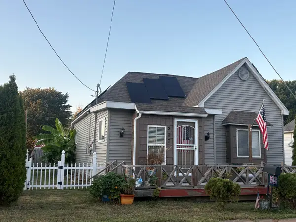 207 W Sylvia Avenue, Christopher, IL 62822