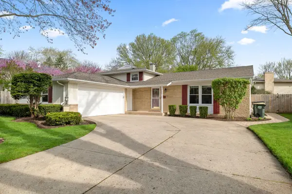 706 E Golf Road, Libertyville, IL 60048