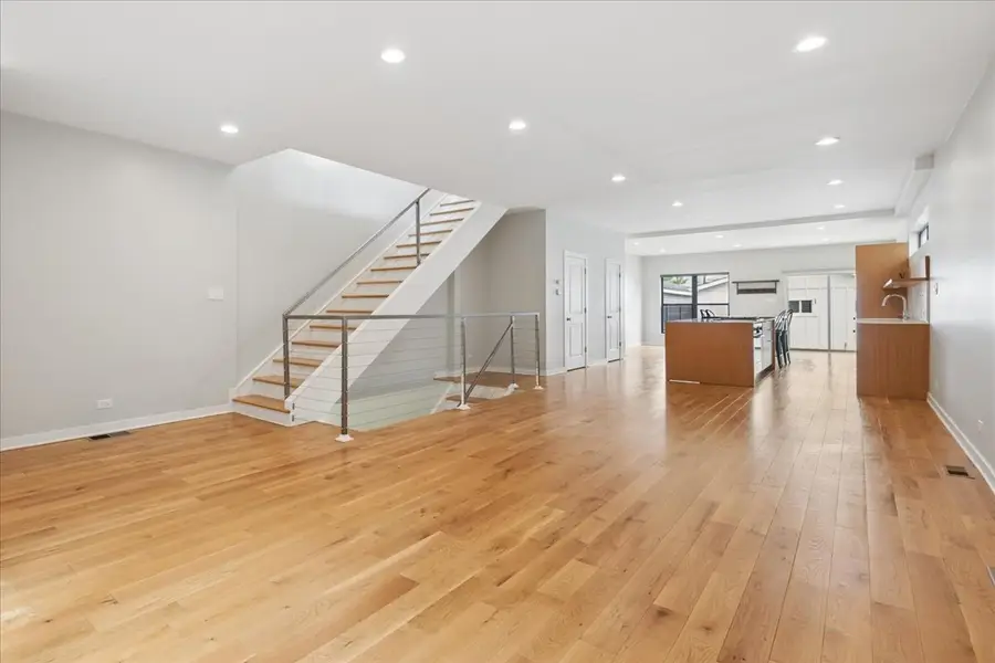 2915 N Rockwell Street, Chicago, IL 60618 - #3