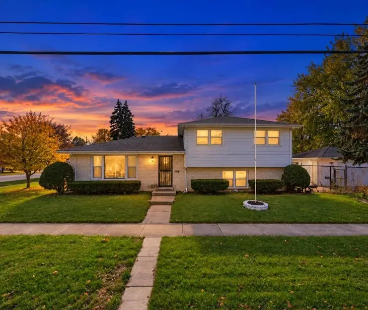 8500 S Laramie Avenue, Burbank, IL 60459 - #1