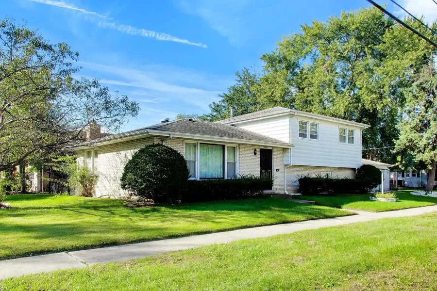 8500 S Laramie Avenue, Burbank, IL 60459 - #3