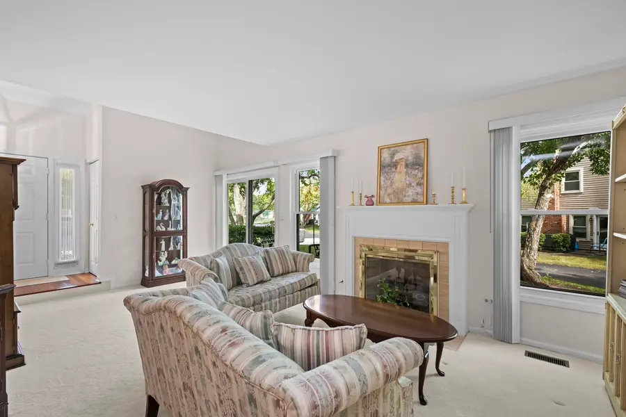2017 N Charter Point Drive, Arlington Heights, IL 60004 - #2