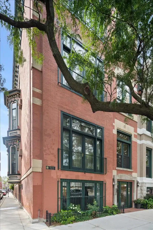 Address Withheld By Seller, Chicago, IL 60610