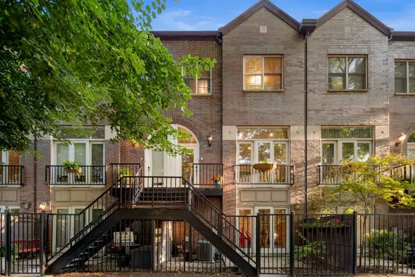 1051 W Lill Avenue, Chicago, IL 60614
