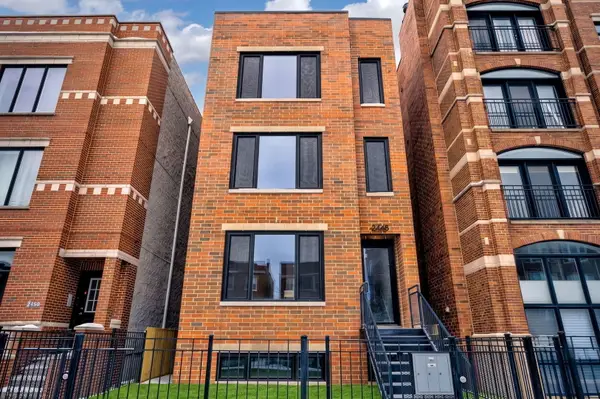 2448 W Diversey Avenue #1, Chicago, IL 60647