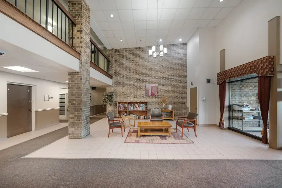 1460 Fairlane Drive #307, Schaumburg, IL 60193 - #2
