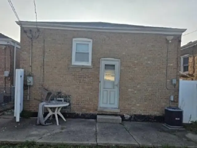 4918 S Kilpatrick Avenue, Chicago, IL 60632 - #3