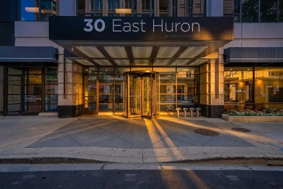 30 E Huron Street #5605, Chicago, IL 60611 - #3