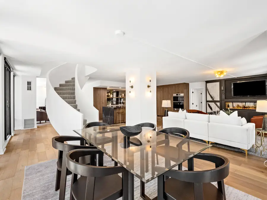 200 E Delaware Place #8C-9C, Chicago, IL 60611 - #2
