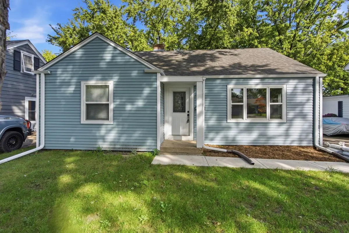 236 Ingleside Avenue, Aurora, IL 60506 - #1