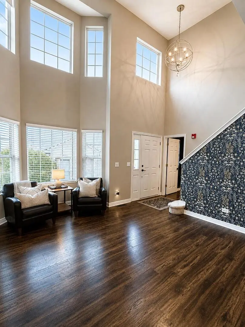 11030 W 72nd Street, Indian Head Park, IL 60525 - #3