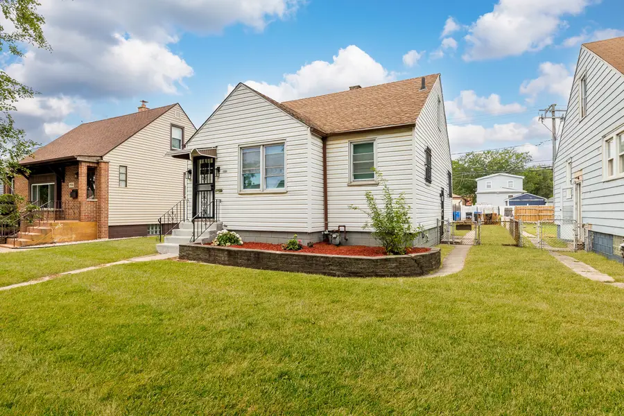 11104 S Avenue O Avenue, Chicago, IL 60617 - #2